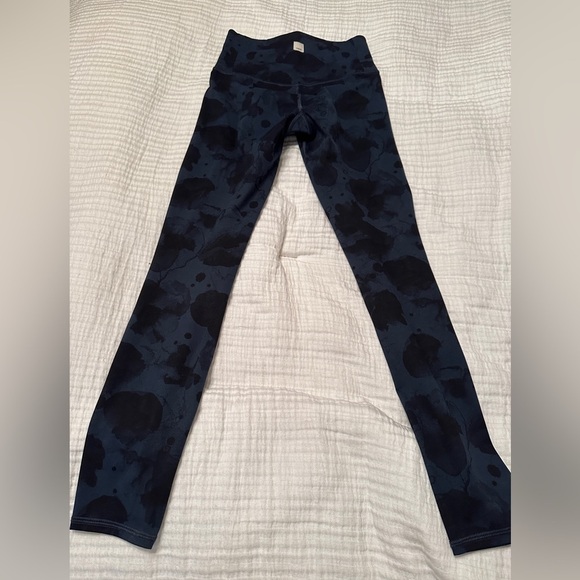 Vuori Highrise Water Drop Print Leggings - Size XS - Picture 4 of 12